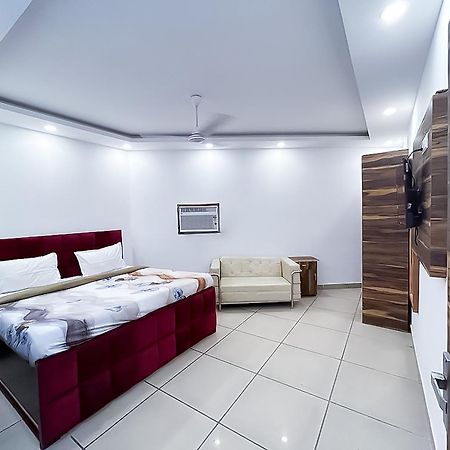 Hotel Js Garden - Near Jaypee Hospital Noida Exterior photo